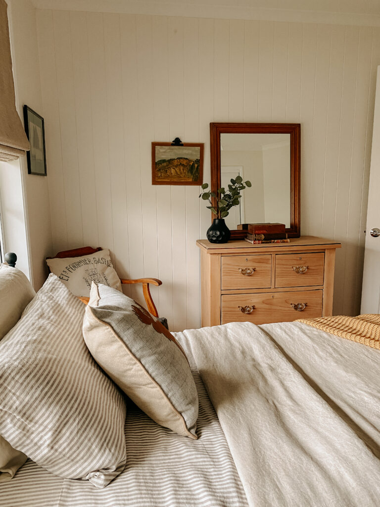 How to score great vintage furniture and decor