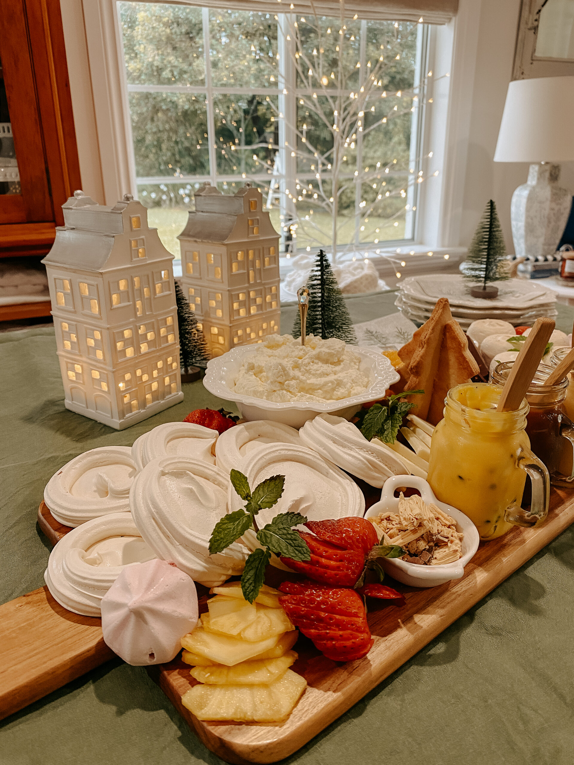 How to Make a Pavlova Dessert Board