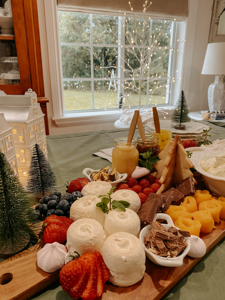 How to Make a Pavlova Dessert Board