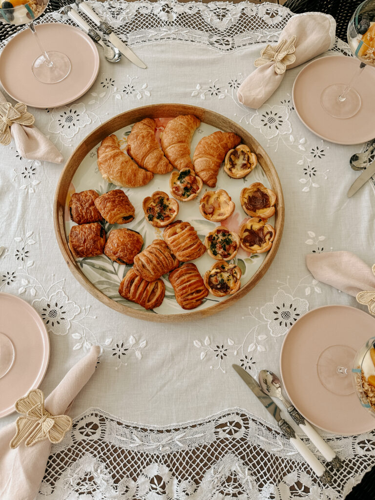 How to host a small brunch