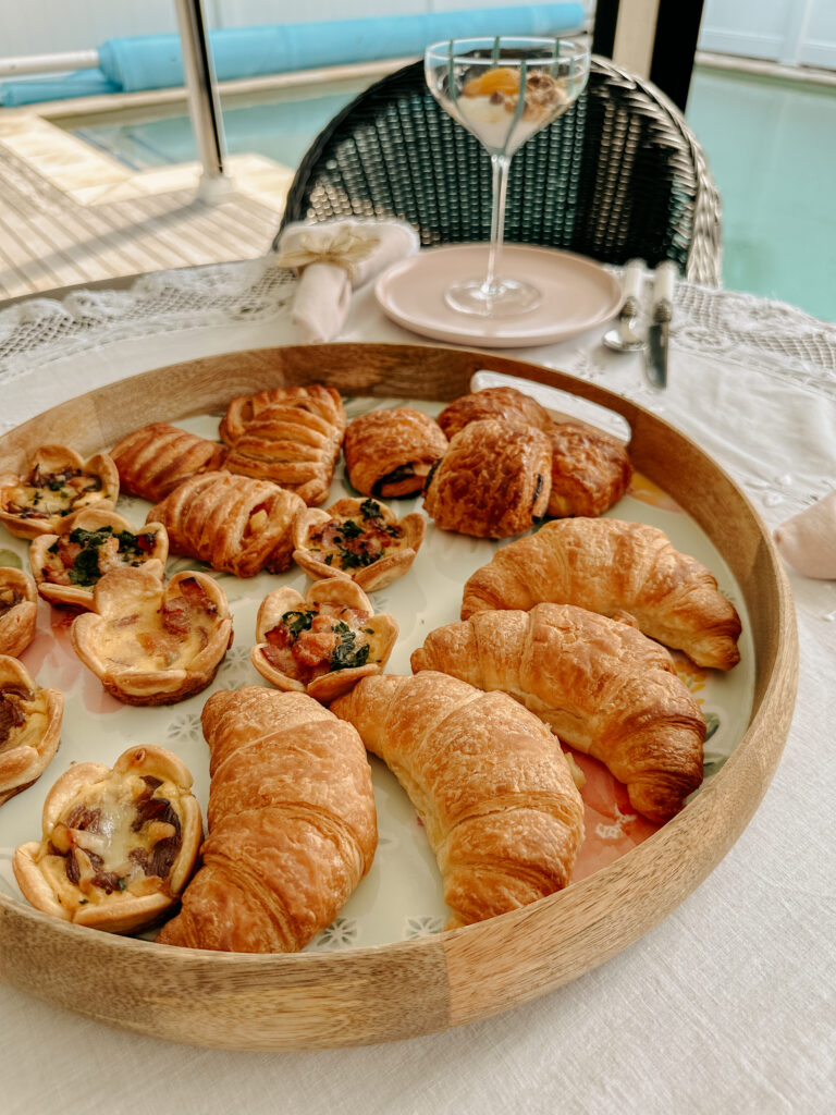 How to host a small brunch