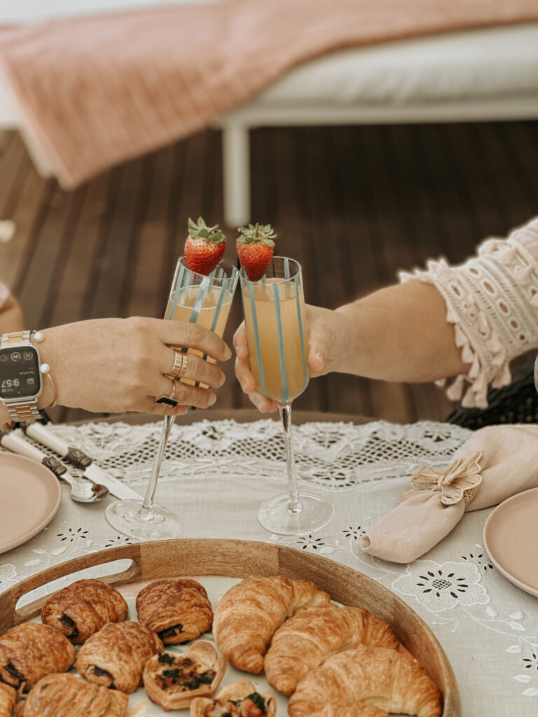How to host a small brunch